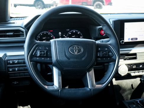 Used 2026 Toyota Tacoma TRD Off-Road AWD/4WD image 6
