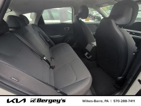 Certified 2025 Kia K4 FWD image 9
