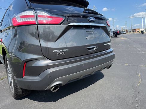 Used 2019 Ford Edge Titanium w/ Cold Weather Package FWD image 8