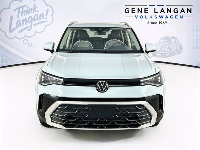 New 2027 Volkswagen Taos SE AWD/4WD image 2