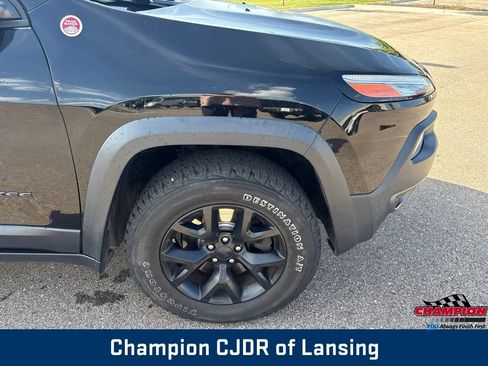 Used 2018 Jeep Cherokee Trailhawk w/ Comfort/Convenience Group AWD/4WD image 39
