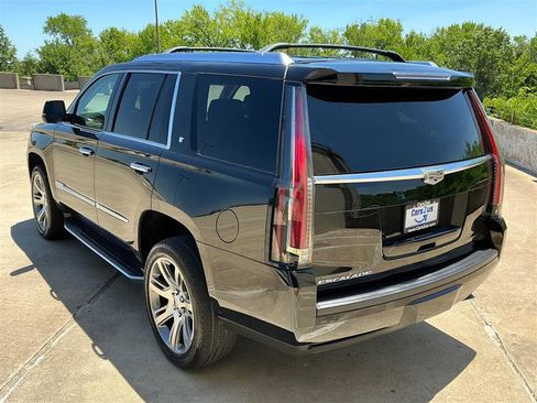 Used 2015 Cadillac Escalade Premium AWD/4WD image 4