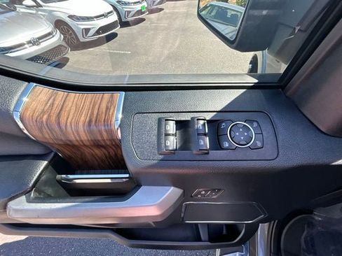 Used 2019 Ford F150 Lariat w/ Equipment Group 502A Luxury AWD/4WD image 16