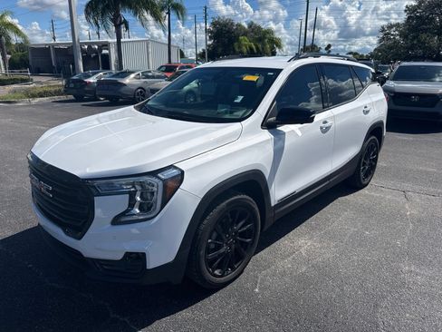 Used 2024 GMC Terrain SLT w/ Tech Package AWD/4WD image 3