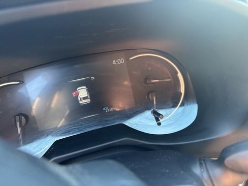 Used 2025 Toyota RAV4 XLE Premium image 9