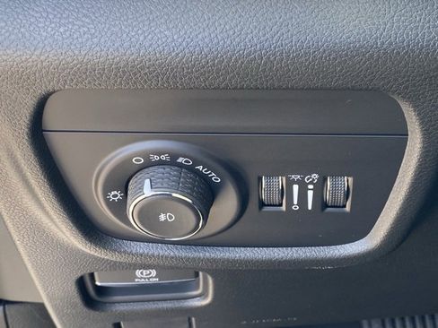 New 2025 Jeep Grand Cherokee L Limited w/ Luxury Tech Group II image 24