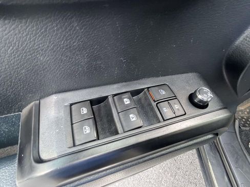Used 2016 Toyota Tacoma TRD Off-Road w/ Towing Package AWD/4WD image 15