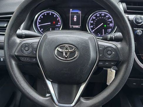 Used 2020 Toyota Camry LE image 17