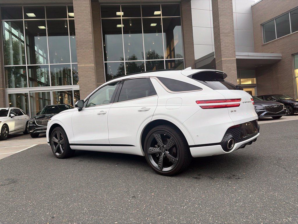 Used 2022 Genesis GV70 3.5T Sport w/ Sport Prestige Package AWD/4WD image 4
