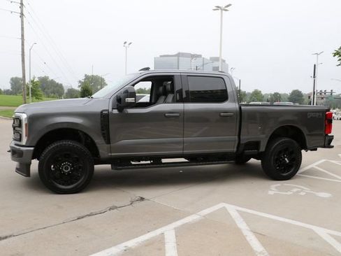 Used 2026 Ford F250 Lariat w/ Black Appearance Package AWD/4WD image 4