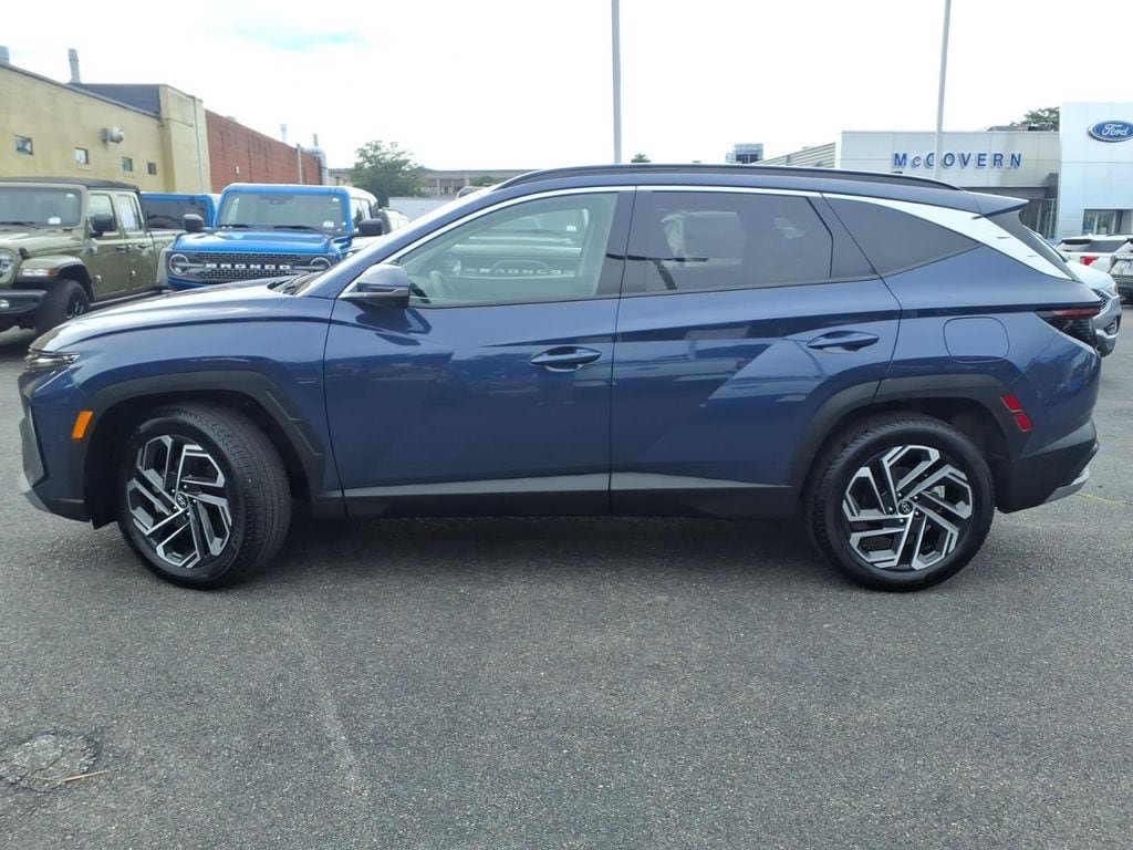 Used 2025 Hyundai Tucson Limited AWD/4WD image 9