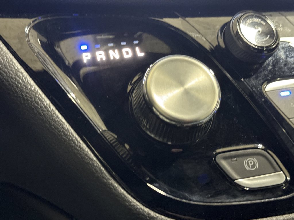 Used 2025 Chrysler Pacifica Limited FWD image 18