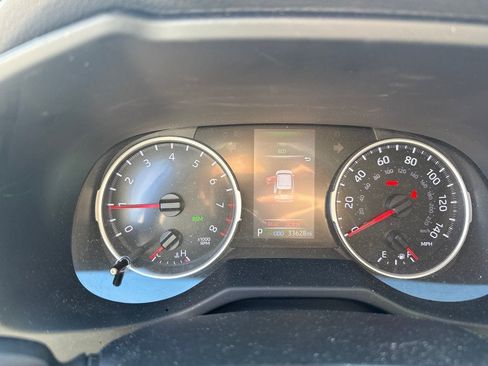 Used 2021 Toyota RAV4 XLE w/ Carpet Mat Package (TMS) FWD image 2