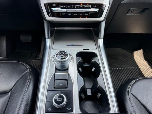 Used 2020 Ford Explorer XLT w/ Equipment Group 202A AWD/4WD image 19