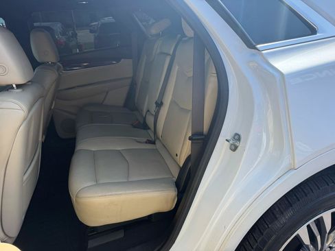 Used 2017 Cadillac XT5 Premium Luxury AWD/4WD image 11