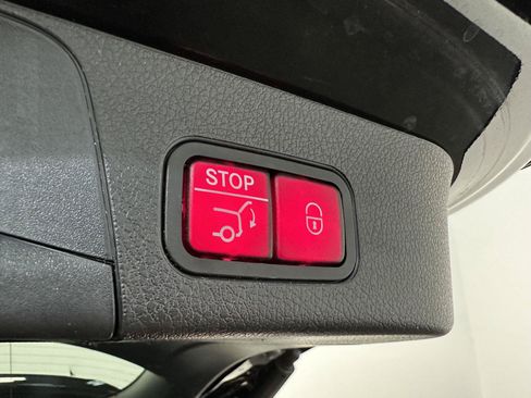 Used 2021 Mercedes-Benz GLB 250 4MATIC image 30