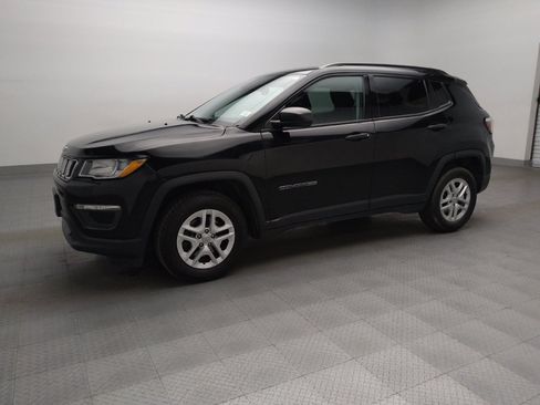 Used 2018 Jeep Compass Sport w/ Cold Weather Group FWD image 2