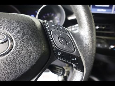 Used 2020 Toyota C-HR LE FWD image 21
