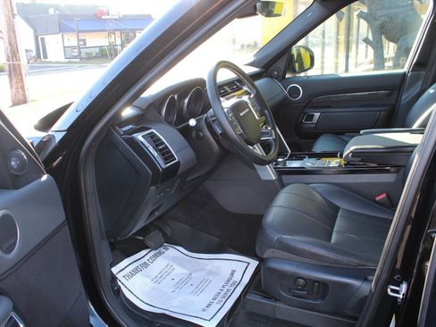Used 2017 Land Rover Discovery HSE AWD/4WD image 12