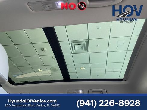 Used 2018 Volkswagen Tiguan SE AWD/4WD image 43