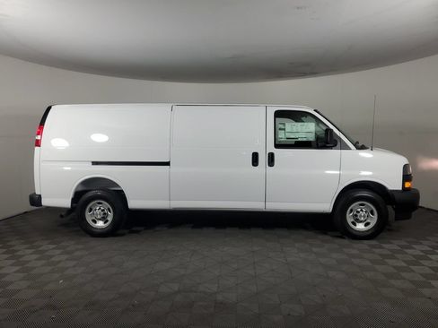 New 2026 Chevrolet Express 2500 Extended w/ Communications Package RWD image 1