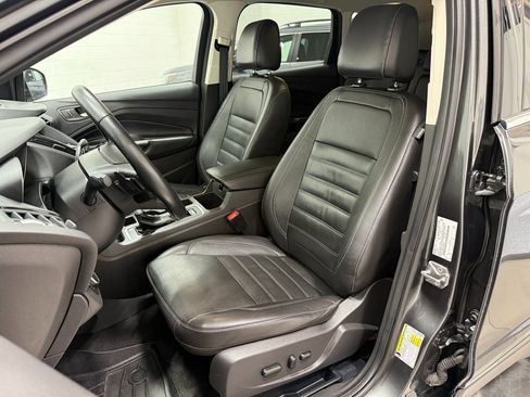 Used 2017 Ford Escape Titanium image 10