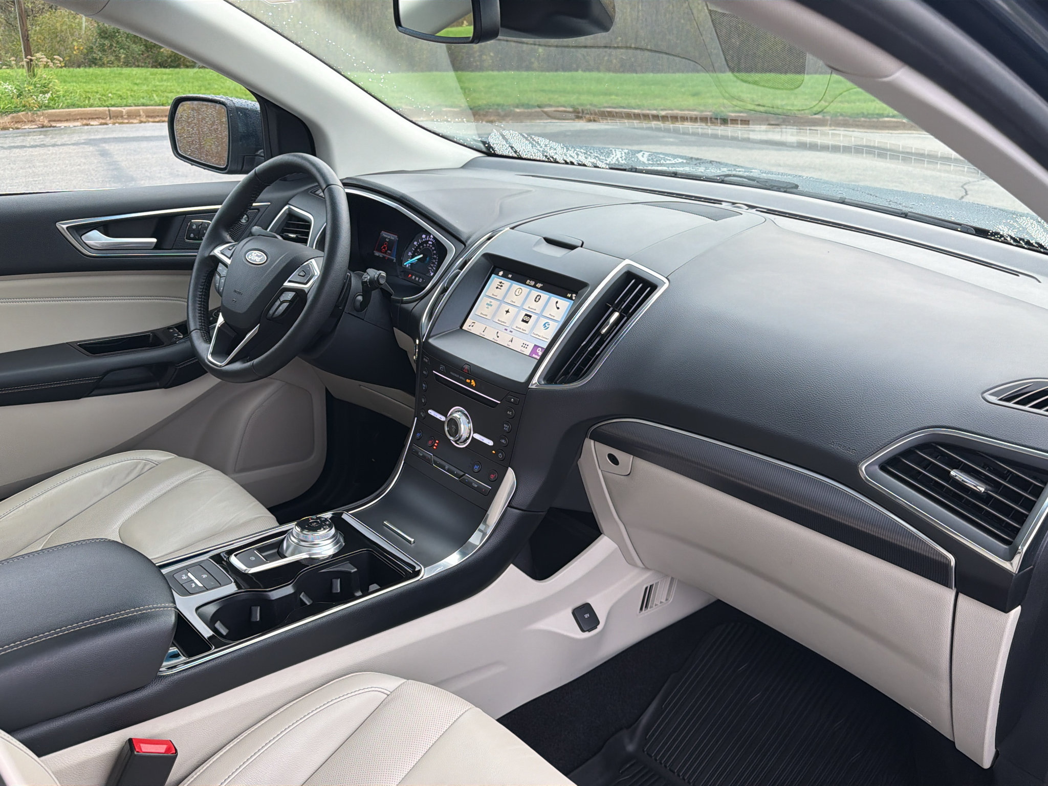 Used 2019 Ford Edge Titanium w/ Equipment Group 301A AWD/4WD image 28