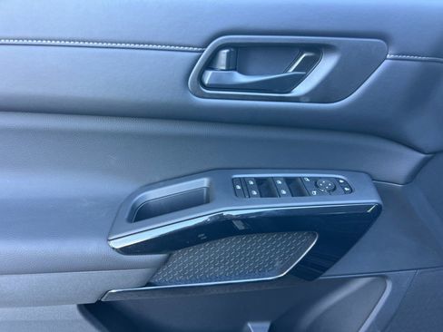 New 2026 Nissan Pathfinder SV image 10