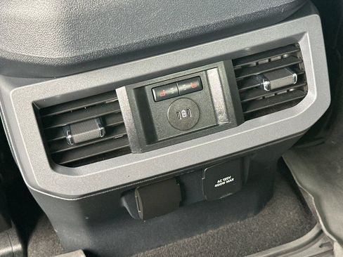 Used 2024 Ford F250 Lariat w/ Lariat Ultimate Package AWD/4WD image 16