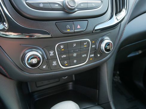 Used 2022 Chevrolet Equinox RS AWD/4WD image 23