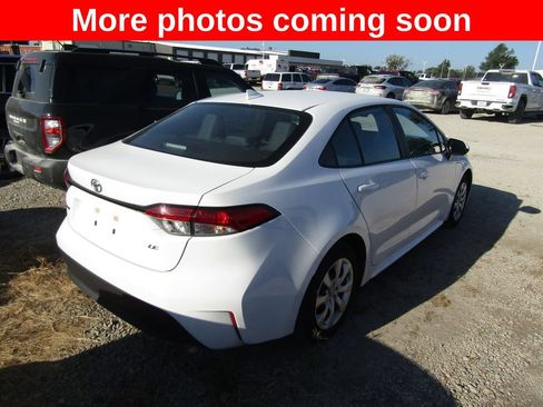 Used 2025 Toyota Corolla LE FWD image 5