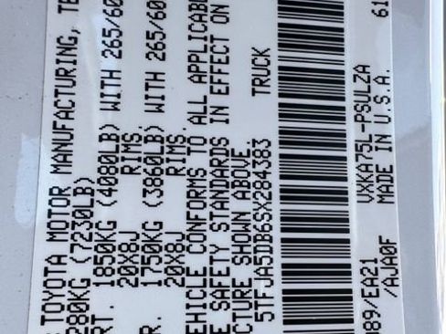 Used 2025 Toyota Tundra Limited w/ Power Package image 37