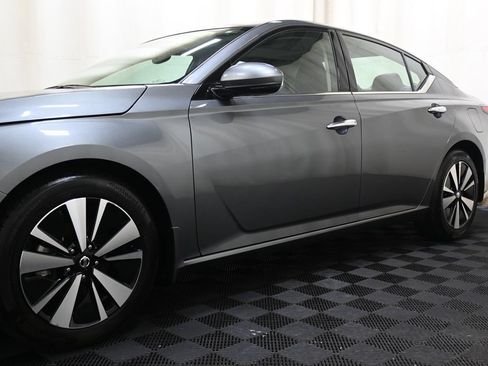 Used 2019 Nissan Altima 2.5 SL FWD image 11
