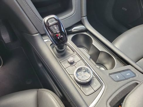 Used 2024 Cadillac XT6 Premium Luxury FWD image 28