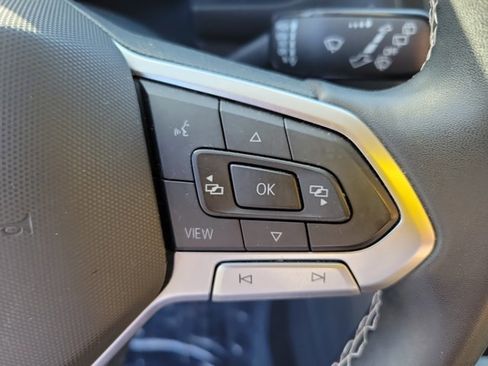 Used 2022 Volkswagen Tiguan SE image 30