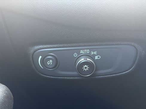 Used 2019 Chevrolet Equinox LT AWD/4WD image 24