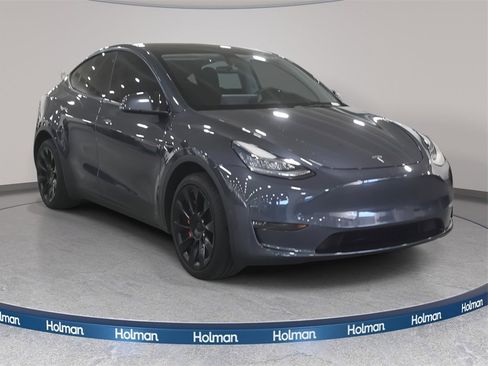 Used 2023 Tesla Model Y Long Range image 4