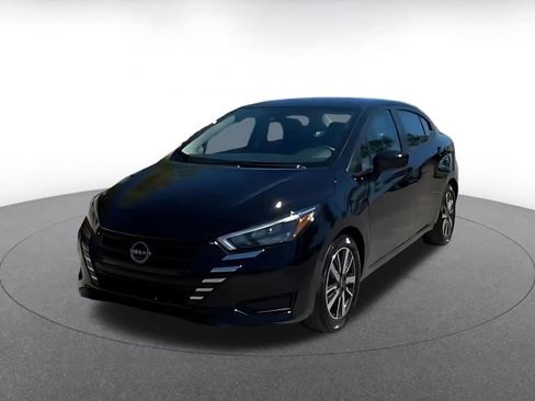 Used 2025 Nissan Versa SV image 7