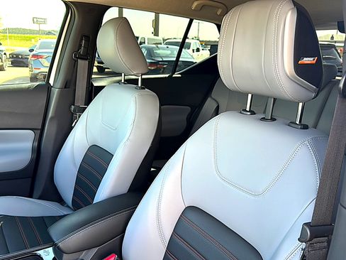 Used 2024 Nissan Kicks SR w/ SR Premium Package image 14