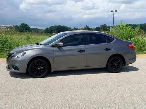 Used 2017 Nissan Sentra S w/ S Style Package FWD image 6