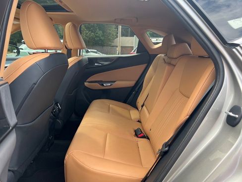 Used 2025 Lexus NX 250 FWD w/ Premium Package image 18