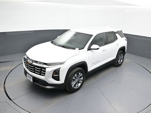 Used 2025 Chevrolet Equinox LT FWD image 32