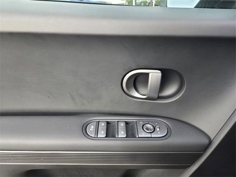 New 2026 Hyundai Ioniq 5 SEL image 18