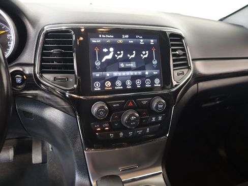 Used 2022 Jeep Grand Cherokee Laredo X AWD/4WD image 5