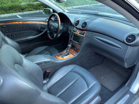 Used 2005 Mercedes-Benz CLK 500 Coupe w/ Sunroof Pkg image 11