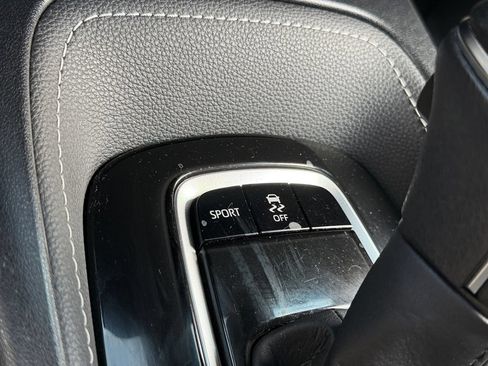 Used 2020 Toyota Corolla SE FWD image 29