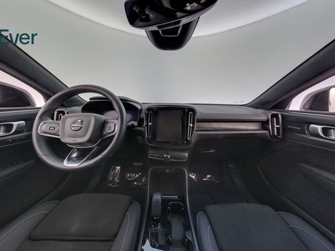 Used 2023 Volvo C40 P8 Recharge Ultimate AWD/4WD image 25