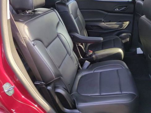 Certified 2023 GMC Acadia SLT image 28