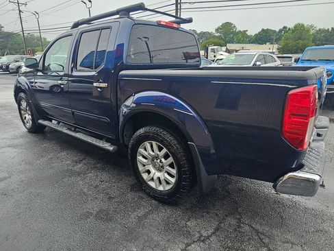 Used 2010 Nissan Frontier LE w/ LE Value Truck Pkg AWD/4WD image 6