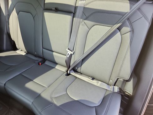 New 2025 Land Rover Defender 110 S image 23